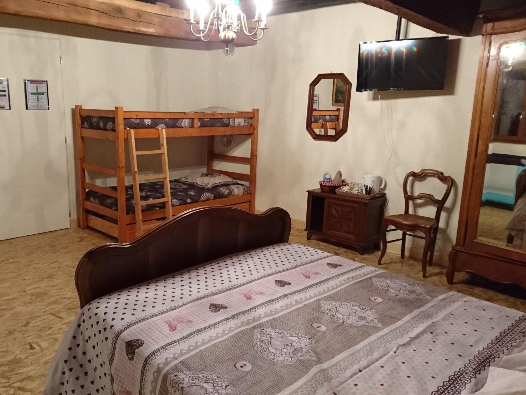 A La Poularde B&B Curciat-Dongalon Rum bild